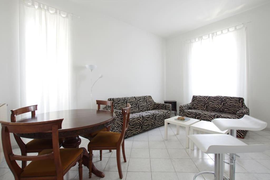 Roma 100 Mt Sea Appartement Ostia